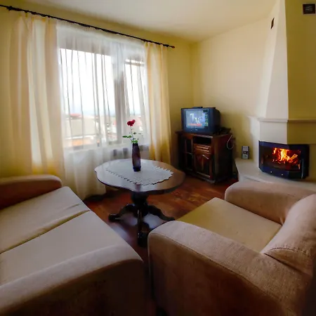 & Mountain Romance بانسكو